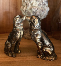 Statuettes chiens en régule couleur bronze