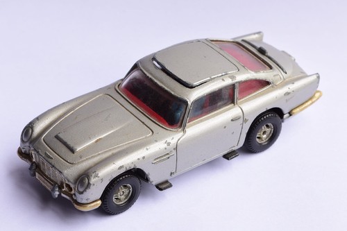 Aston martin db5 james - db5, bond