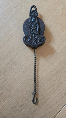 Petite poulie ancienne - , en
