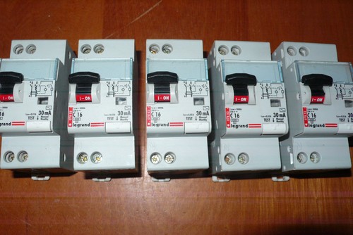 Disjoncteur differentiel 16a - disjoncteur,