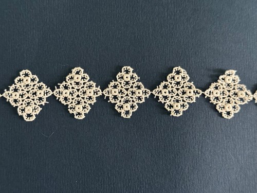 Entre deux ancien dentelle - en,