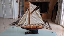 Maquette de voilier en bois 