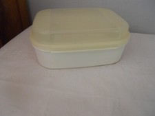 Tupperware : boite a sucres