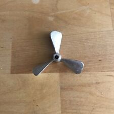 Hélice tripale pour grand