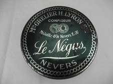 old metal box Le Négus confiseur Nevers deco pub old french candy box can