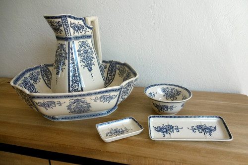 Service toilette porcelaine - de,