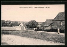 Old postcard Le Luat-sur-Vert, La Place 