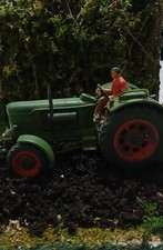 Tracteur Miniature Vintage /