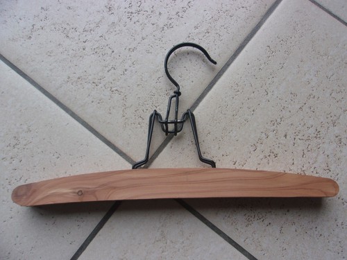 Cintre pince bois - en,