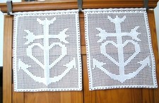 Rideaux brise-vue Croix Camarguaise, Croix des Gardians. Dentelle crochet coton.