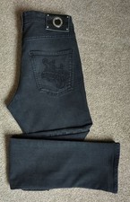 VERSACE SLIM FIT BLACK  JEANS SIZE: 34" WAIST x 34" INSIDE LEG. (MADE IN ITALY)