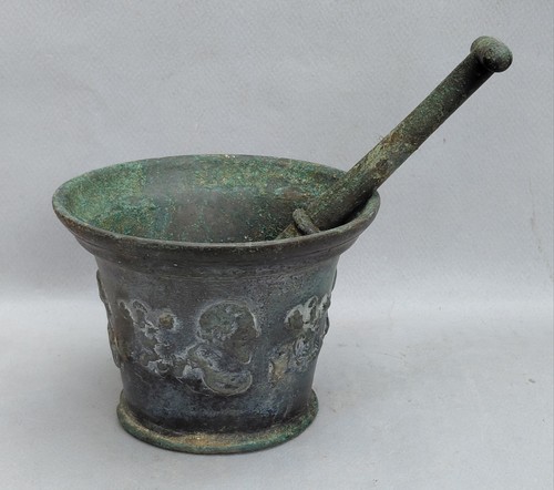 Mortier bronze un pilon - un,
