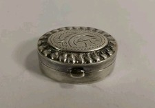 Boite / Pilulier Ovale. Décor