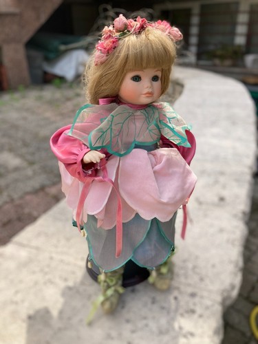 Poupée porcelaine mundia - poupée,