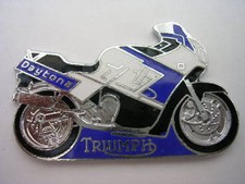  PIN'S MOTO / TRIUMPH DAYTONA / SUPERB