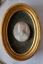 petit CADRE ovale doré camée
