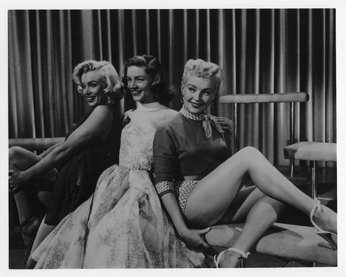 Marilyn monroe lauren bacall - monroe,